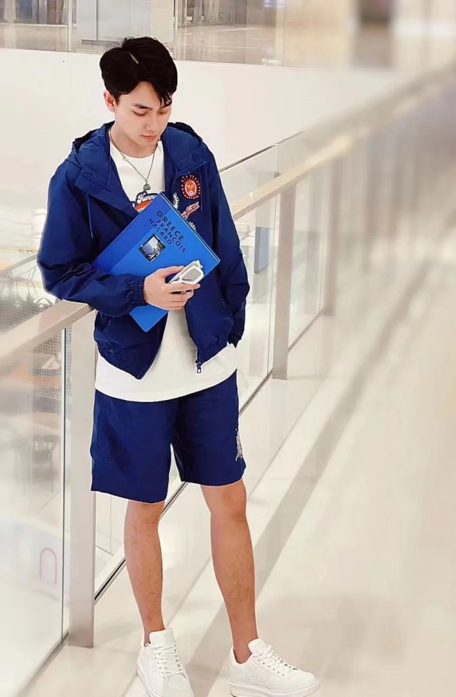 Clothes Louis Vuitton 690