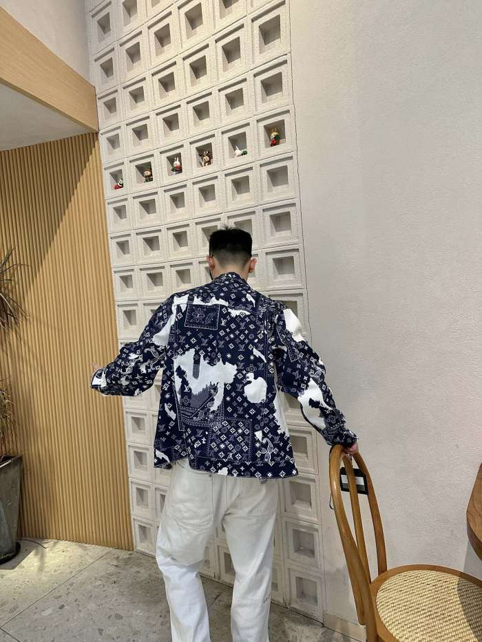 Clothes Louis Vuitton 682