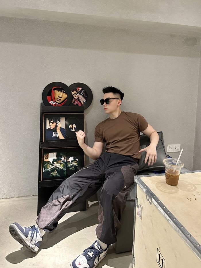 Clothes Louis Vuitton 683