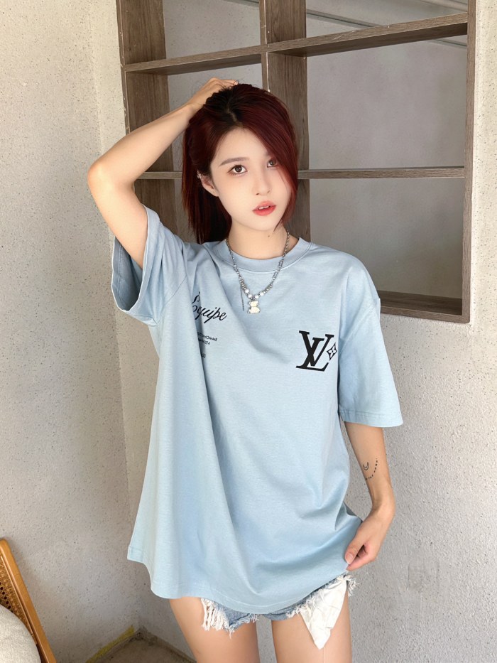 Clothes Louis Vuitton 677