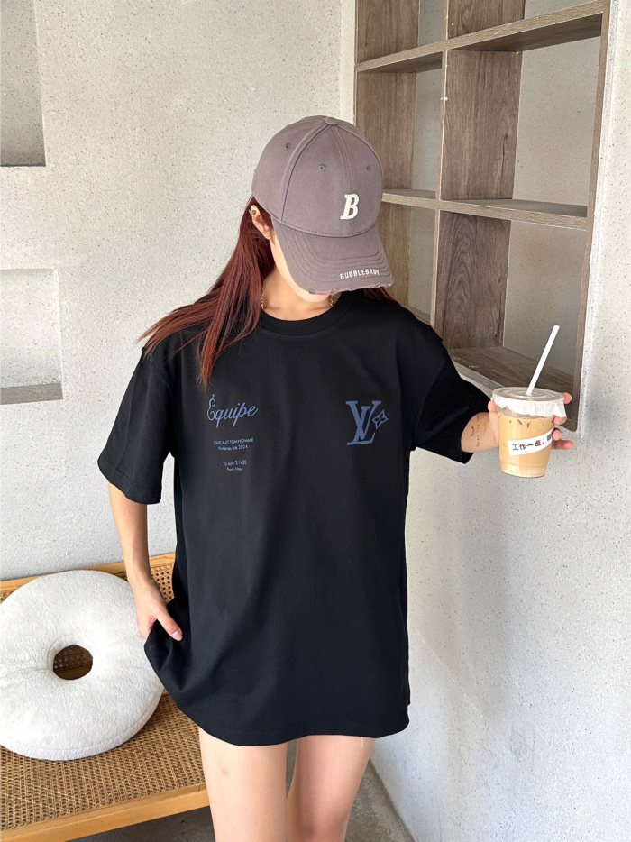 Clothes Louis Vuitton 675