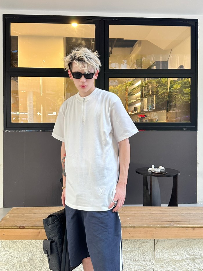 Clothes Louis Vuitton 698