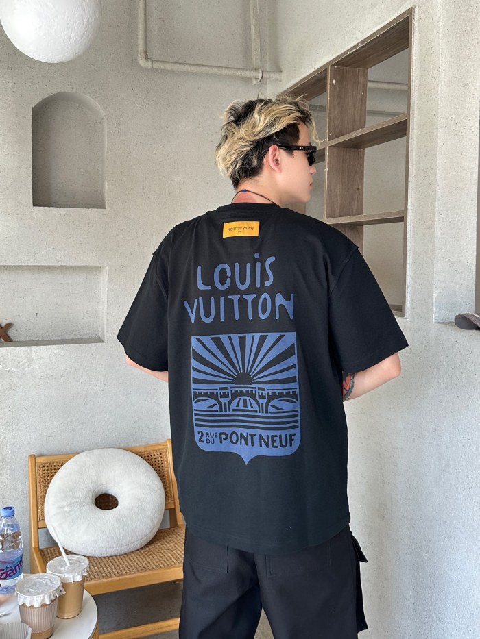 Clothes Louis Vuitton 675