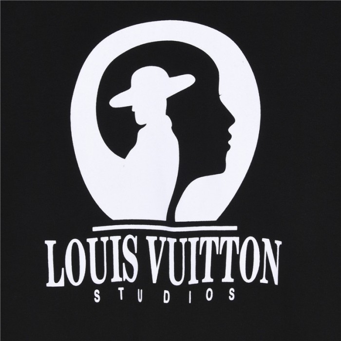 Clothes Louis Vuitton 669
