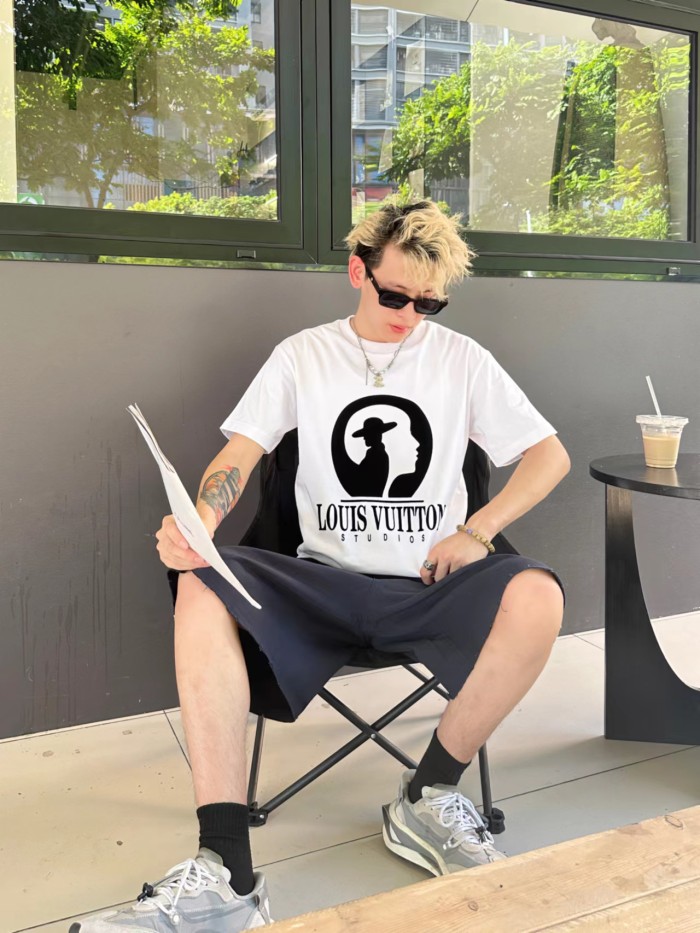 Clothes Louis Vuitton 670