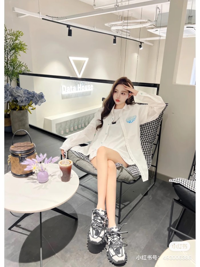 Clothes Louis Vuitton 695