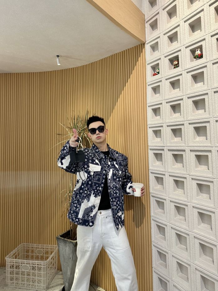 Clothes Louis Vuitton 682