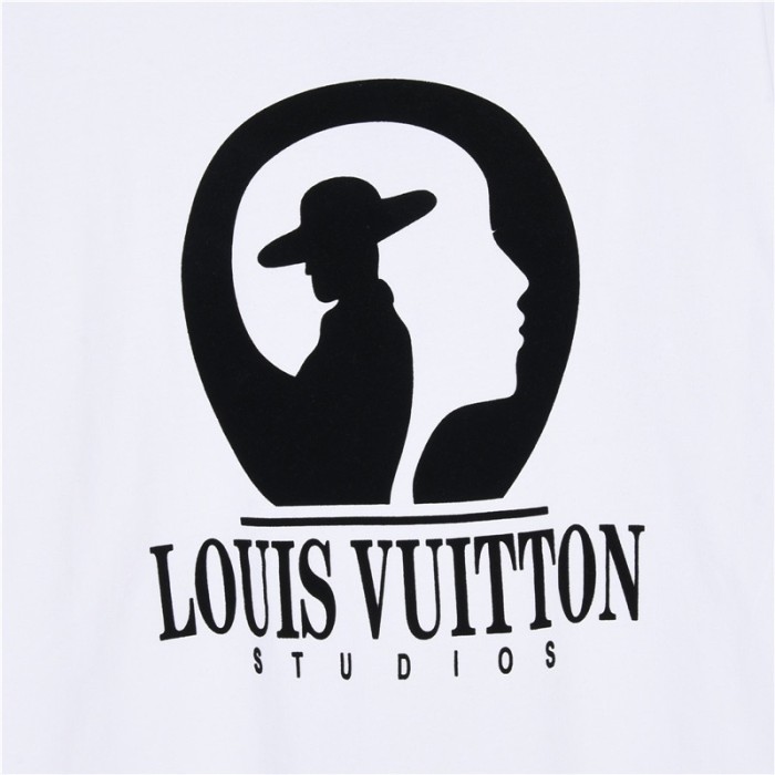 Clothes Louis Vuitton 670