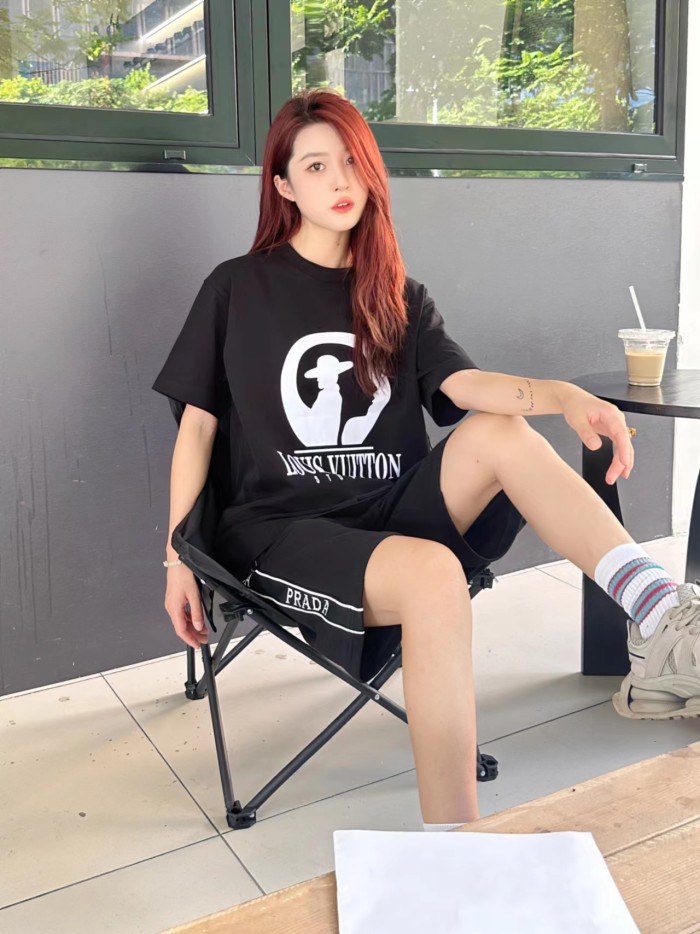 Clothes Louis Vuitton 669