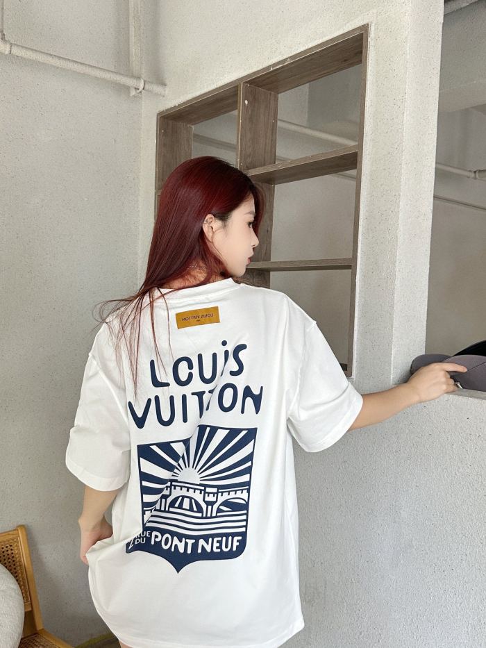 Clothes Louis Vuitton 676