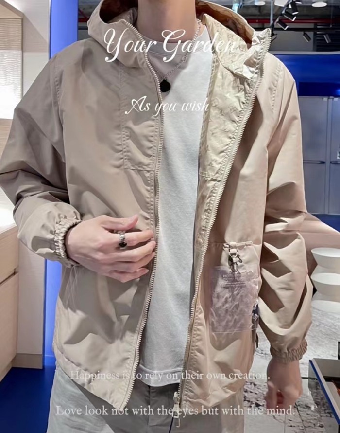 Clothes Louis Vuitton 689