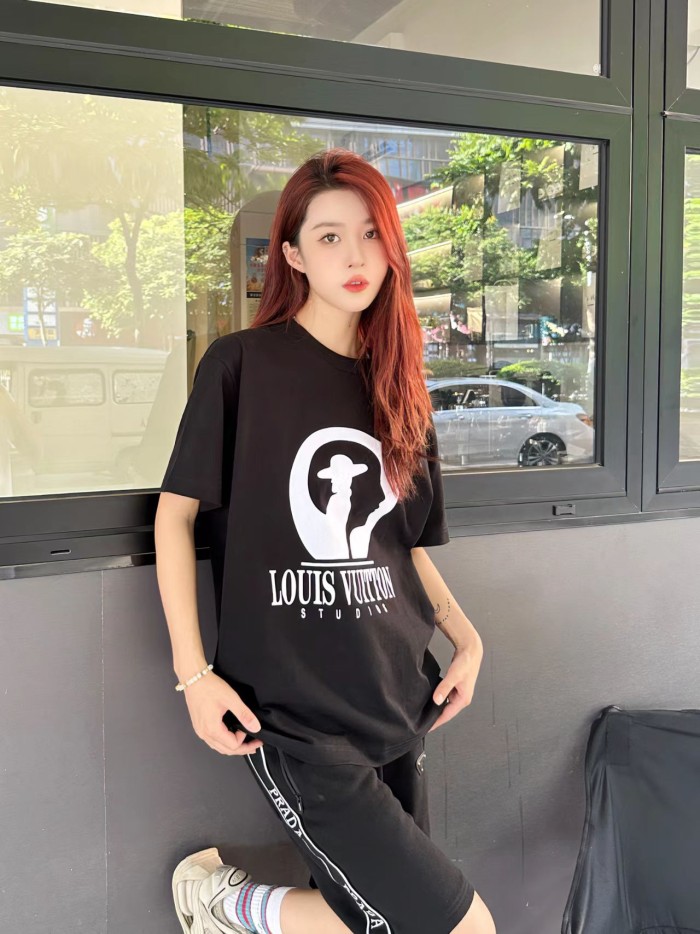 Clothes Louis Vuitton 669