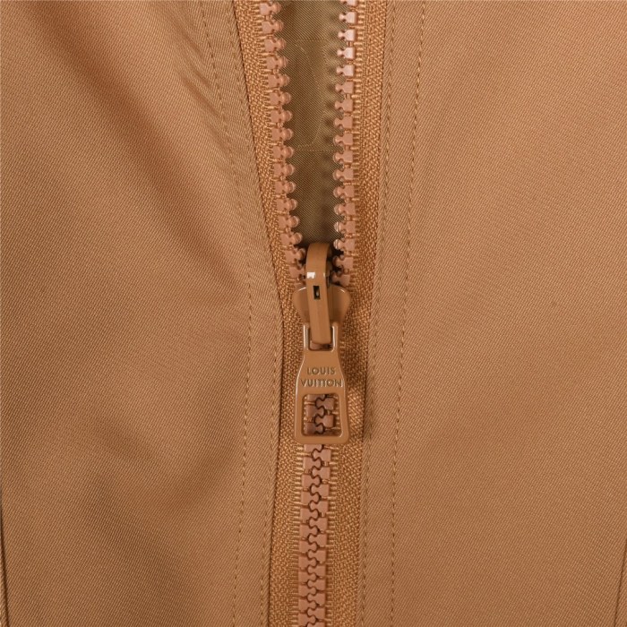 Clothes Louis Vuitton 689