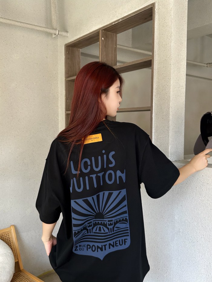 Clothes Louis Vuitton 675