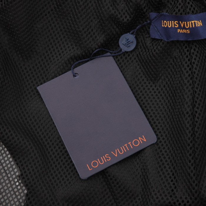 Clothes Louis Vuitton 683