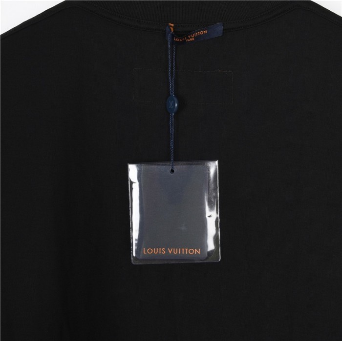Clothes Louis Vuitton 669