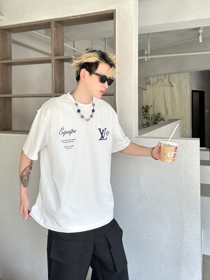 Clothes Louis Vuitton 676