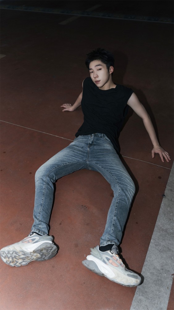 Clothes Louis Vuitton 680