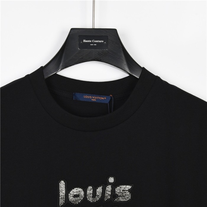 Clothes Louis Vuitton 749