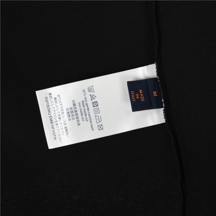 Clothes Louis Vuitton 749