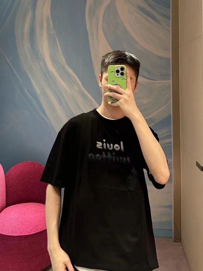 Clothes Louis Vuitton 749