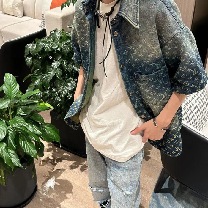 Clothes Louis Vuitton 711