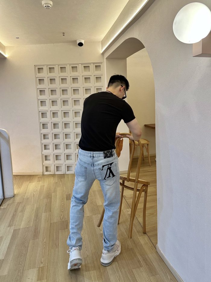 Clothes Louis Vuitton 704