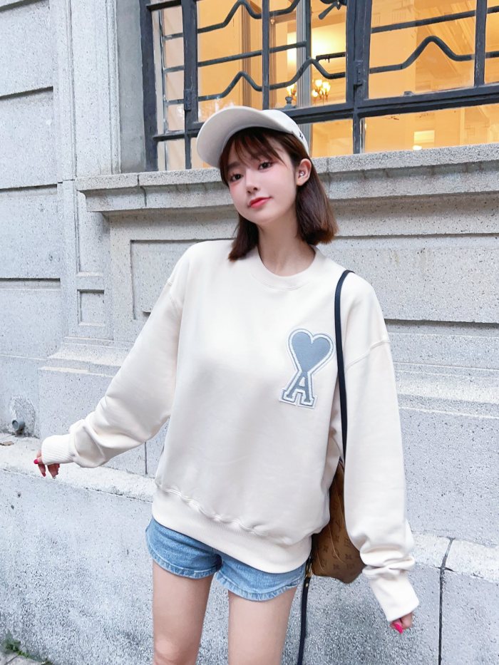 Clothes AMI 22