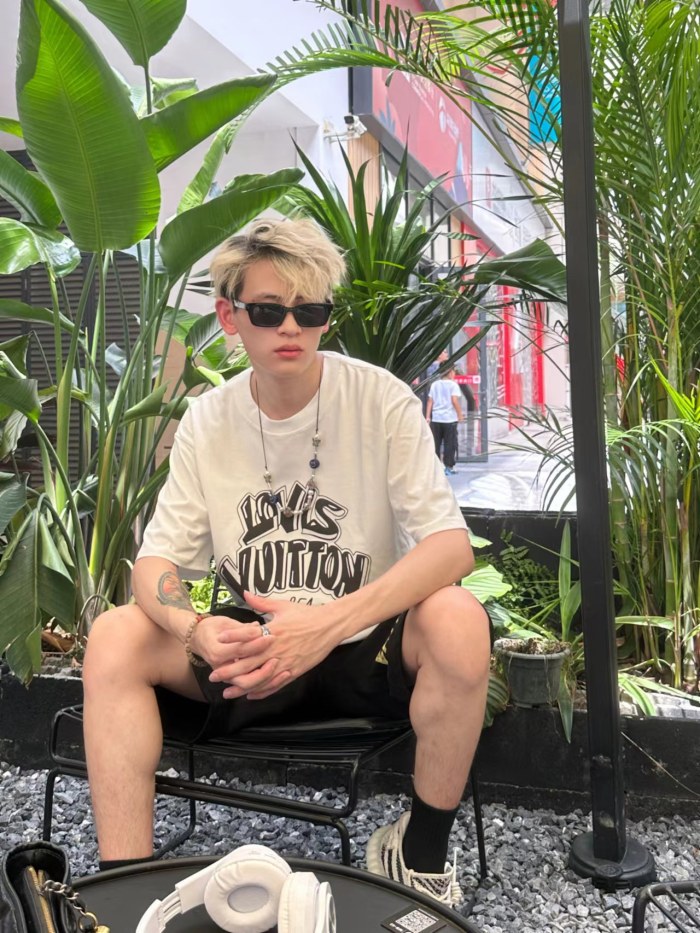 Clothes Louis Vuitton 735