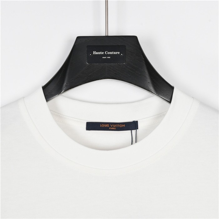 Clothes Louis Vuitton 737