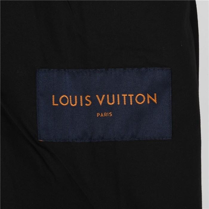 Clothes Louis Vuitton 709