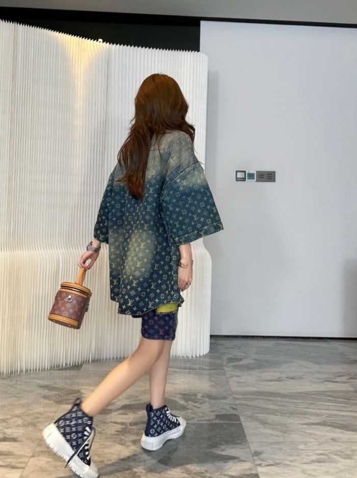 Clothes Louis Vuitton 711