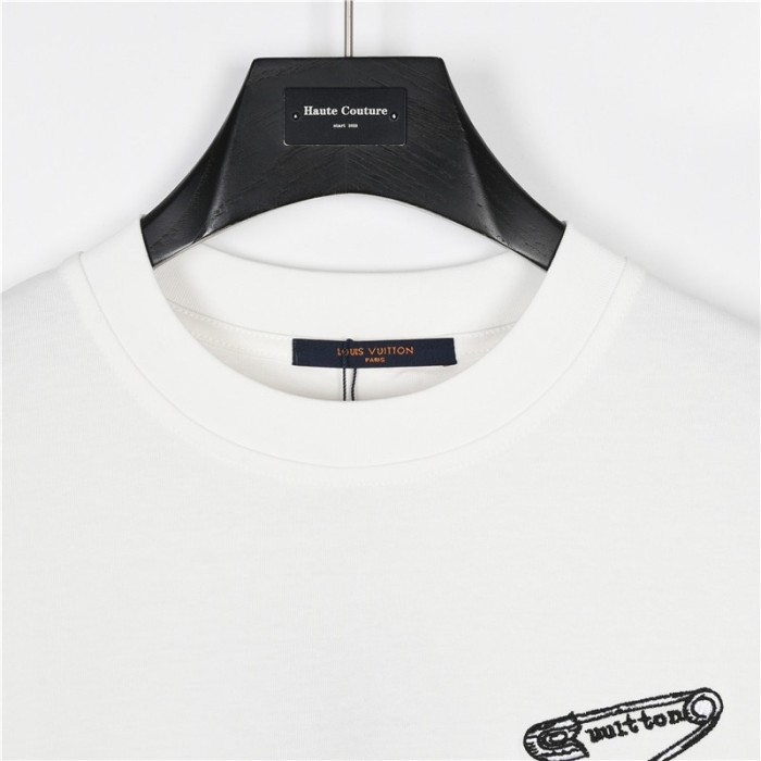 Clothes Louis Vuitton 717