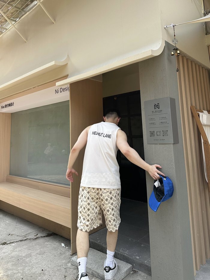 Clothes Louis Vuitton 709