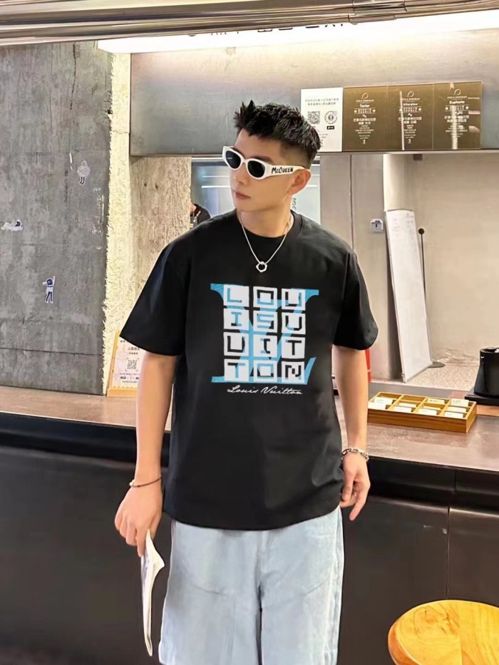 Clothes Louis Vuitton 745