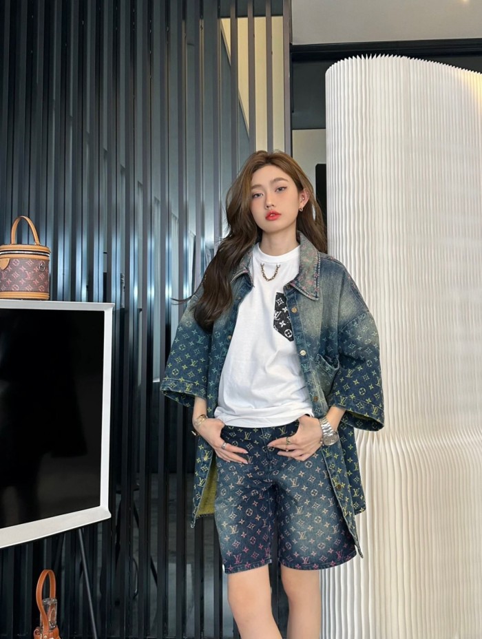 Clothes Louis Vuitton 711