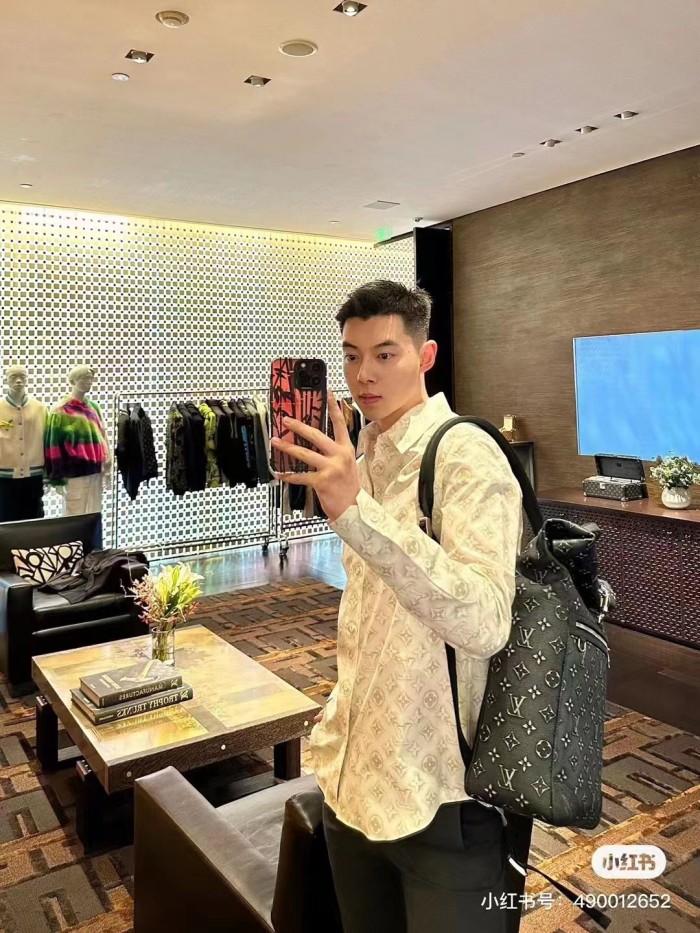 Clothes Louis Vuitton 716