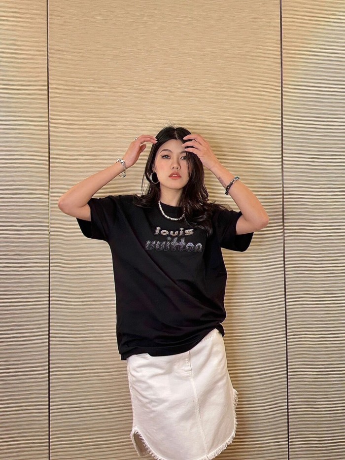 Clothes Louis Vuitton 749