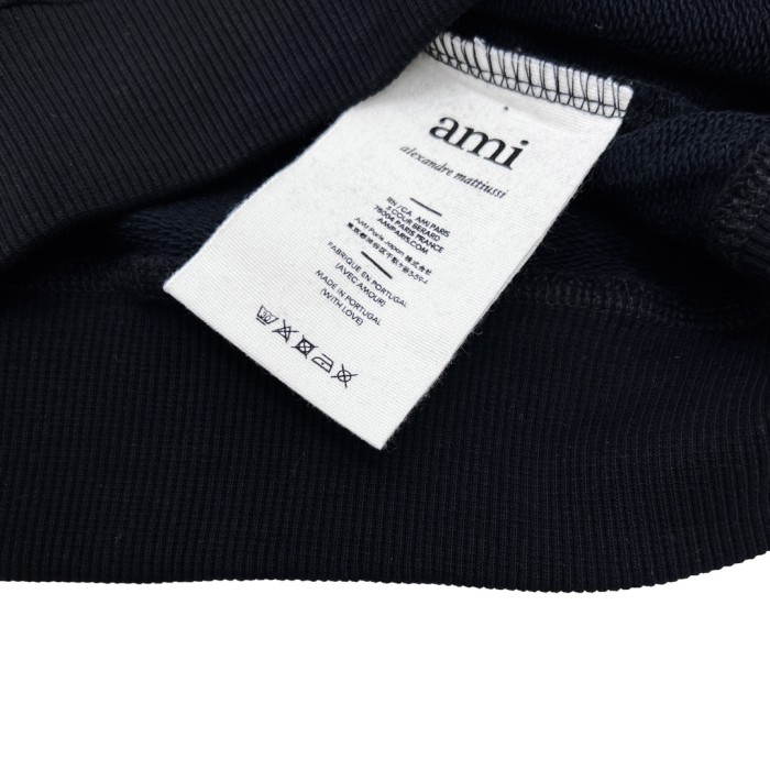 Clothes AMI 19