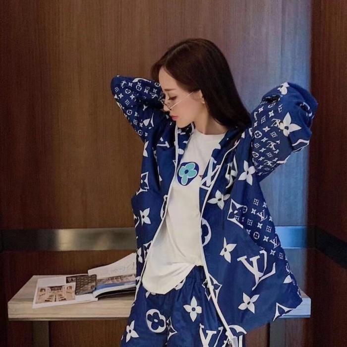 Clothes Louis Vuitton 758