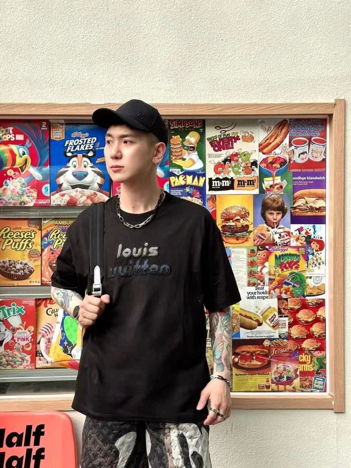 Clothes Louis Vuitton 749