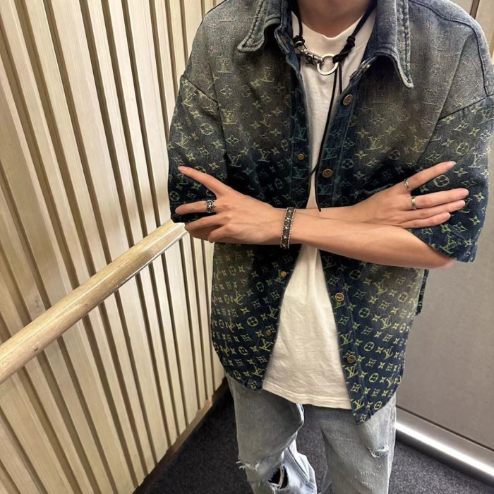 Clothes Louis Vuitton 711