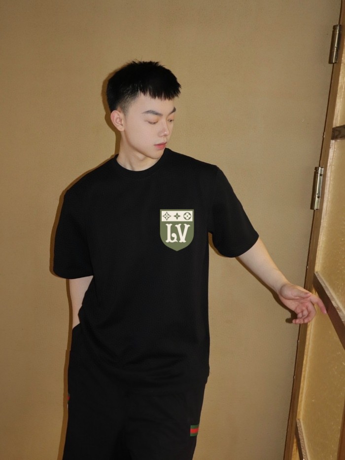 Clothes Louis Vuitton 713