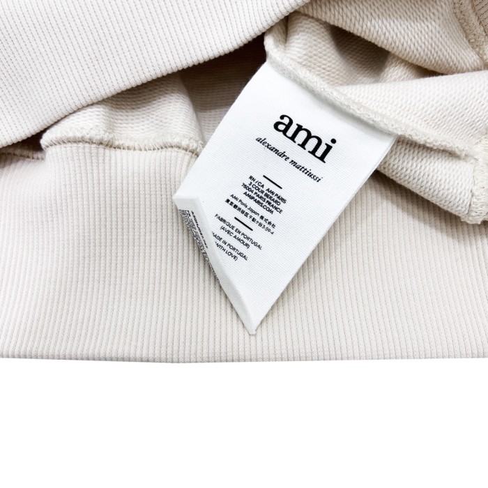 Clothes AMI 22