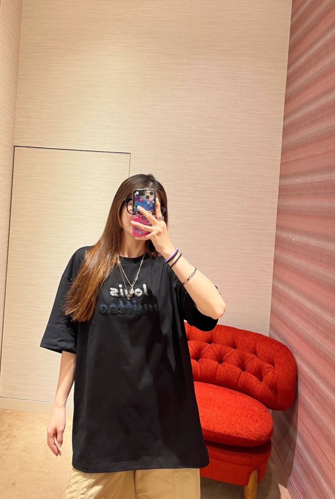 Clothes Louis Vuitton 749