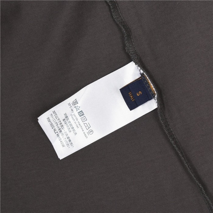 Clothes Louis Vuitton 779