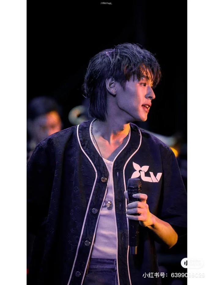 Clothes Louis Vuitton 760