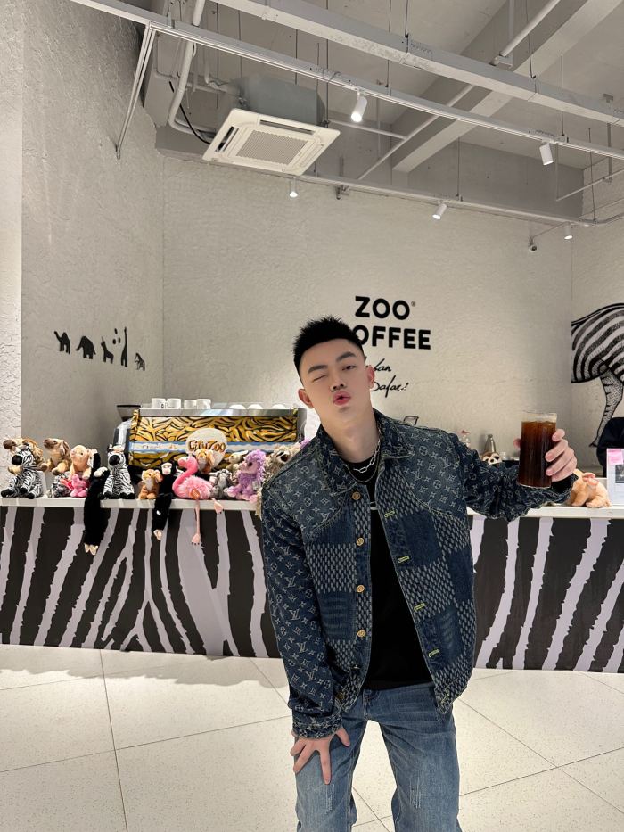 Clothes Louis Vuitton 784