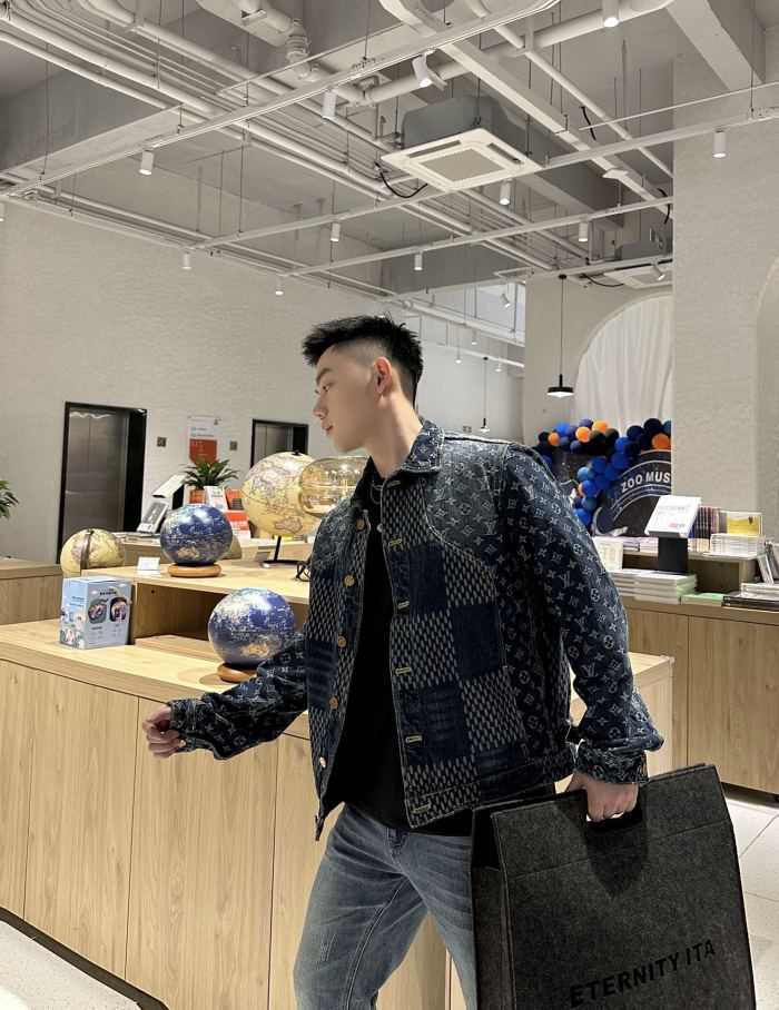 Clothes Louis Vuitton 784