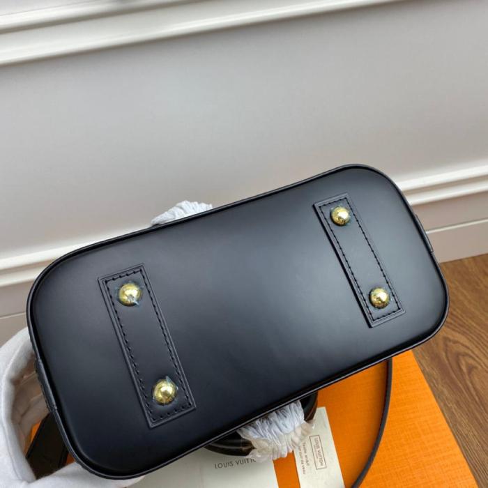 Handbag Louis Vuitton M53152 size 25*19*2cm Black